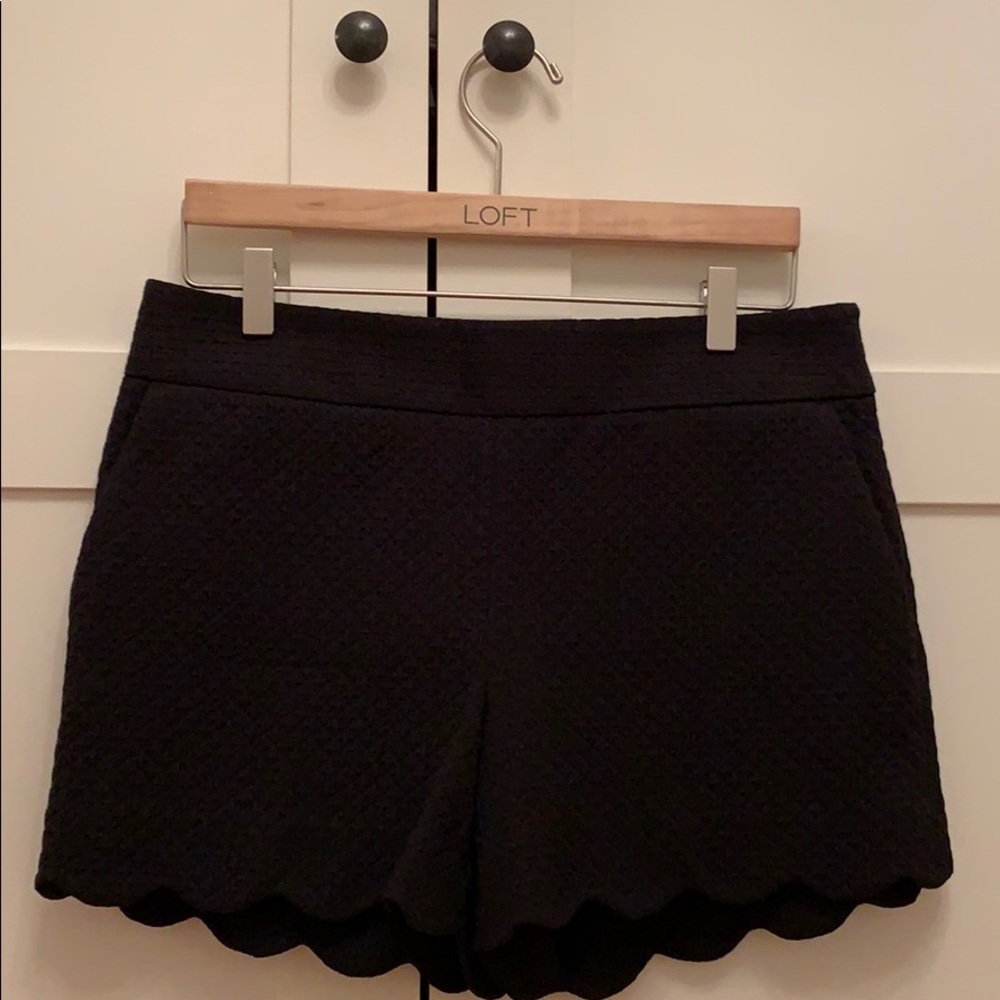 Ann Taylor Loft Riviera Short, black, size 6